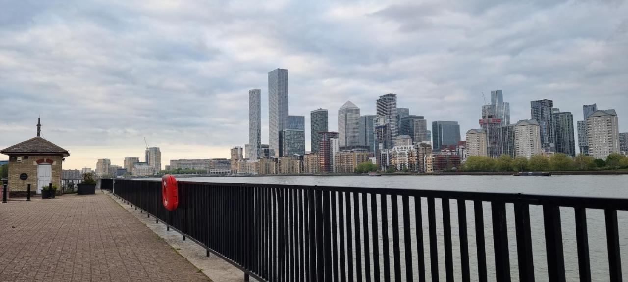 Stunning Massive Bedroom +Direct Thames River View London Eksteriør bilde